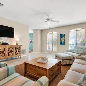 Emerald Shores Holiday home